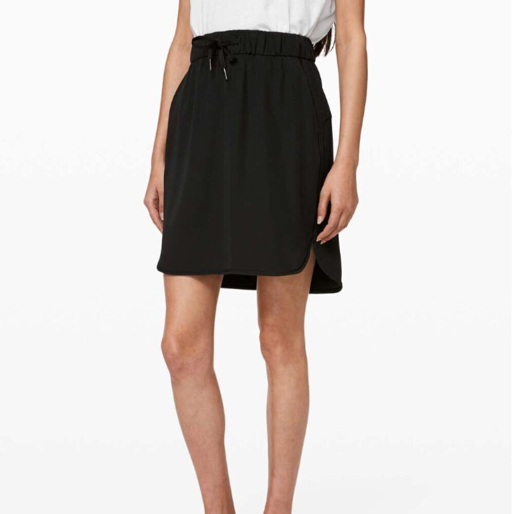 Lululemon On The Fly Skirt *Woven Black- Women's 4 NWOT